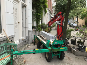 Plaatsen hardsteen stoepdorpel