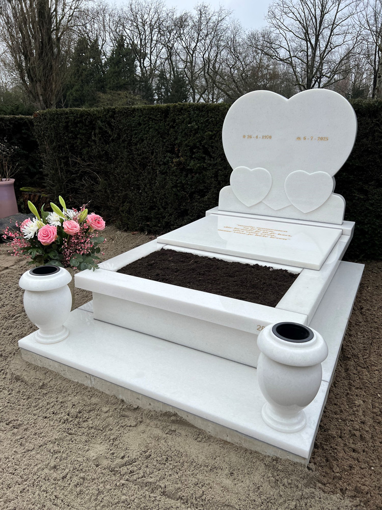 grafsteen-Cristal-White-marmer-gepolijst