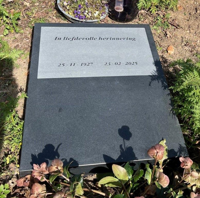 Zerk zwart graniet gezoet